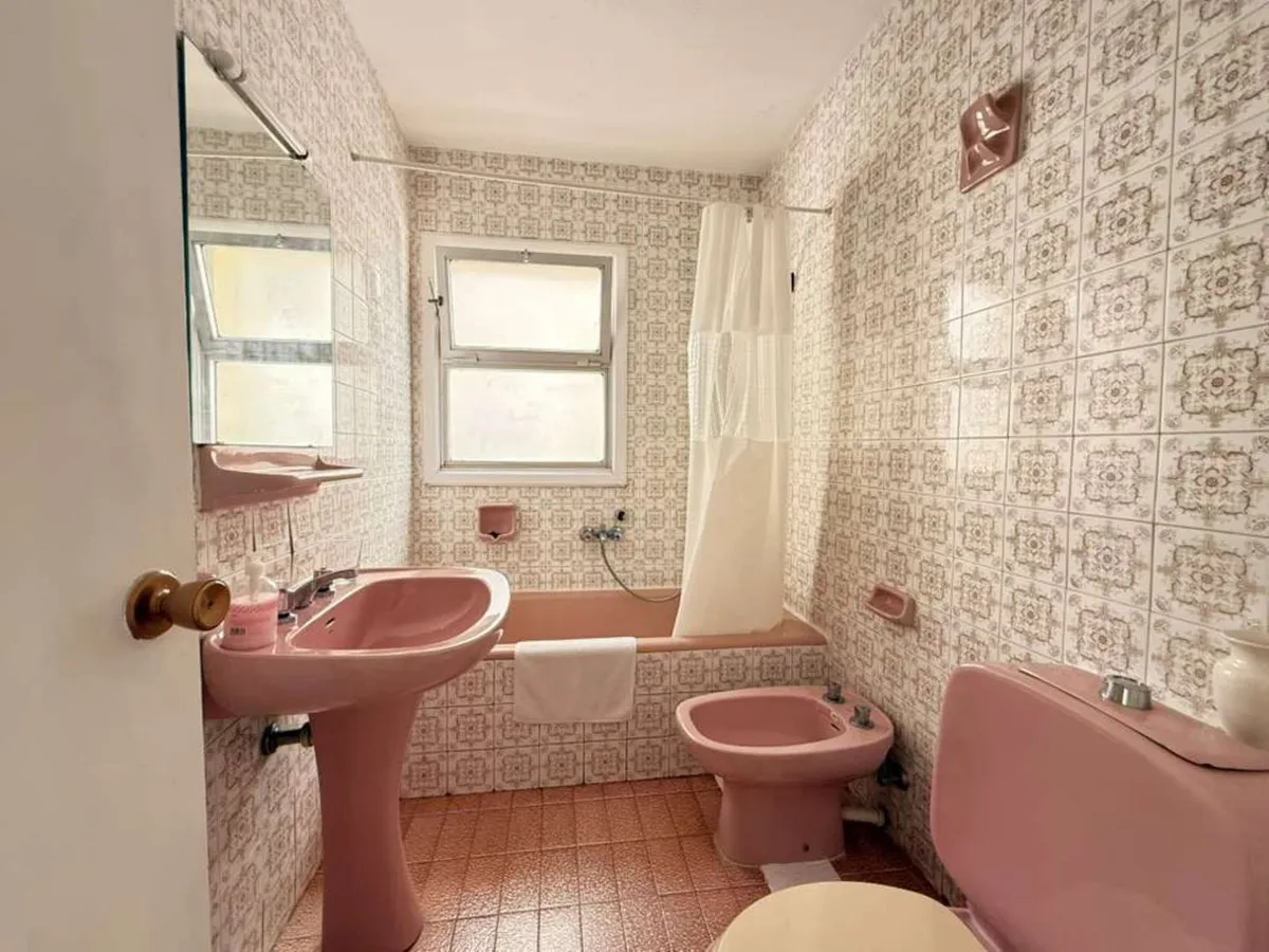 a8bfc4ba-b5e9-4174-8a5e-99f5b55636c5