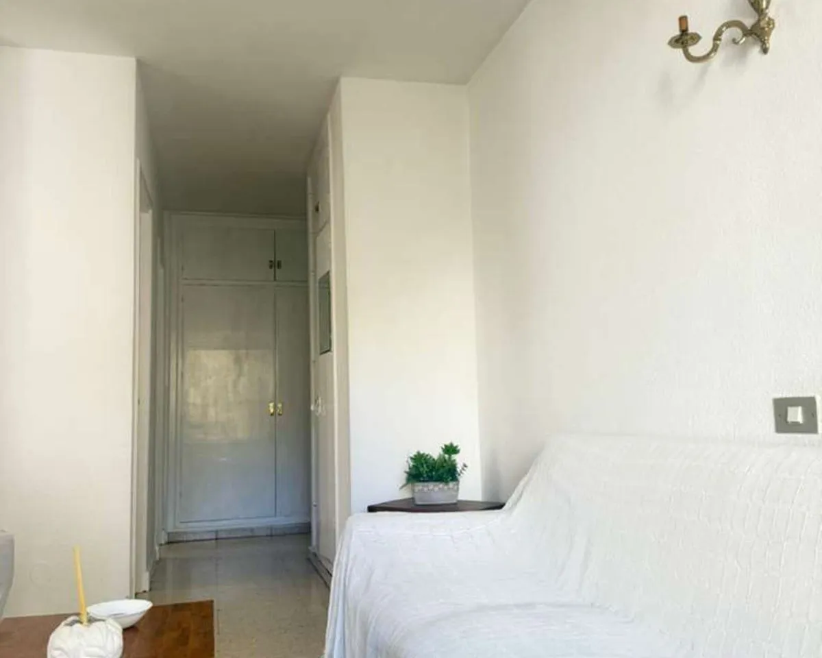 b1bffde0-744d-4c7f-b162-77ba2bcbfbe2