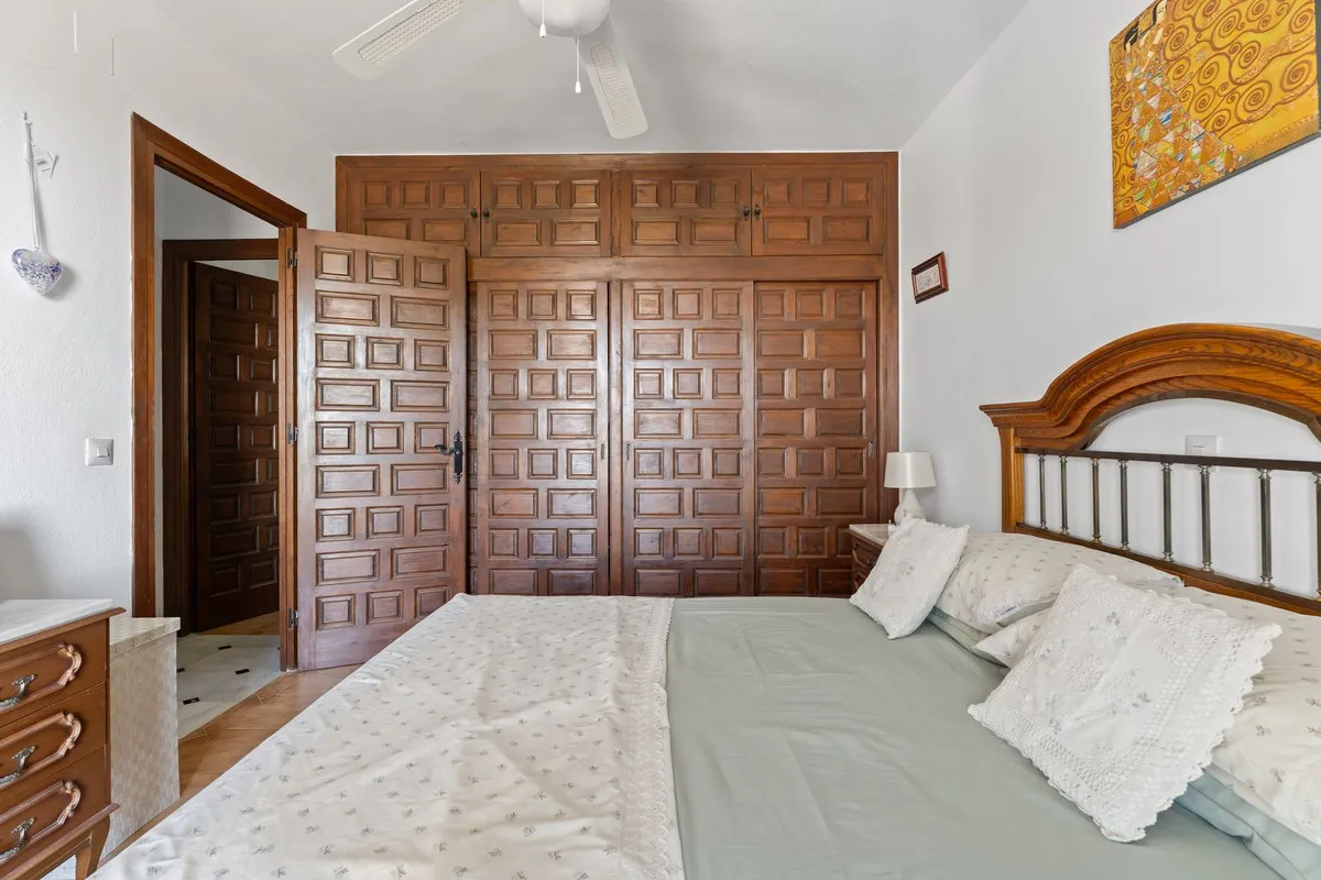 2b0bb651-e907-4b01-a3c4-8dd1d17d8e77