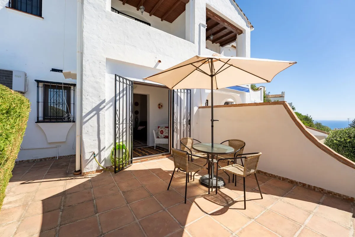 3293d238-aedb-4e12-a031-8c75f4c7c94a