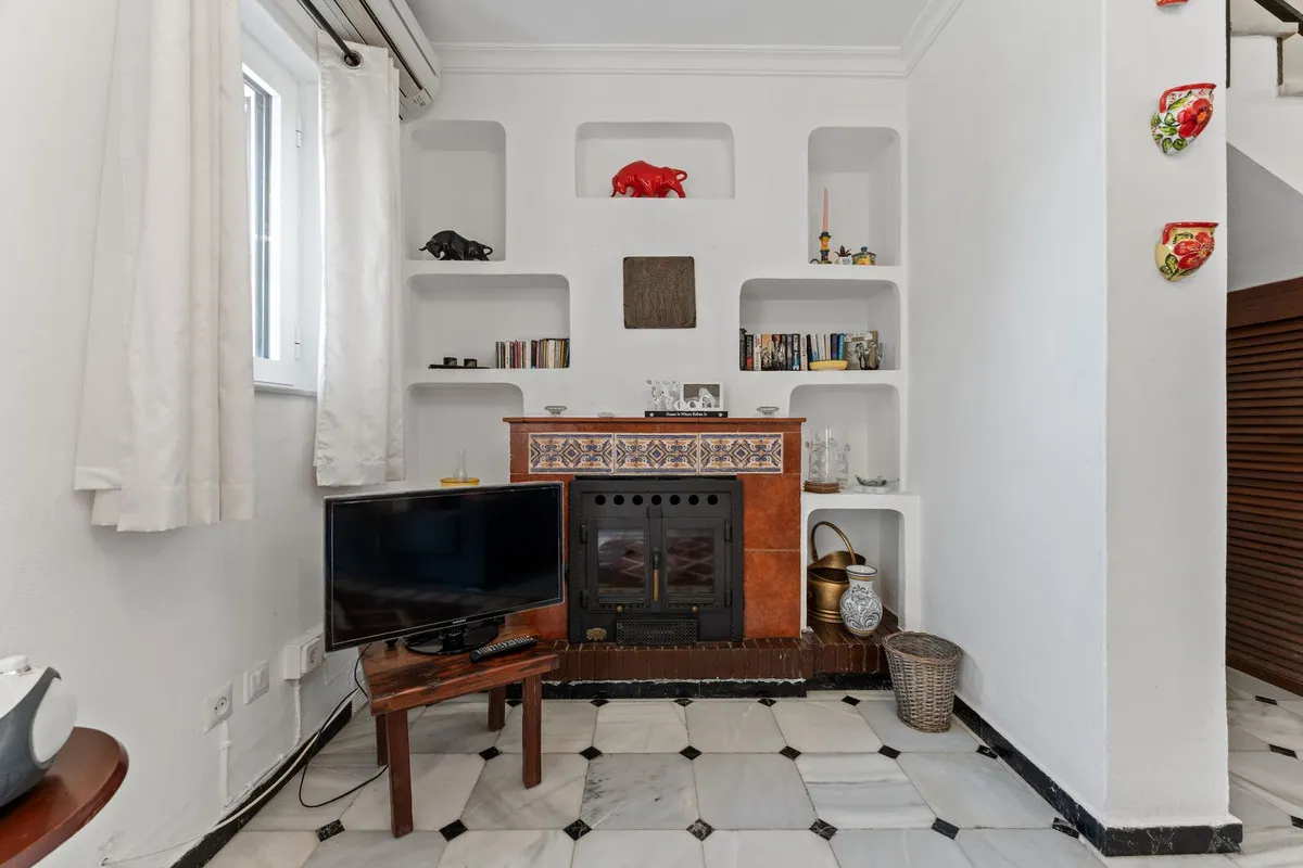 ee96ed18-d5f0-44a4-b1b5-b9cc7820ff82