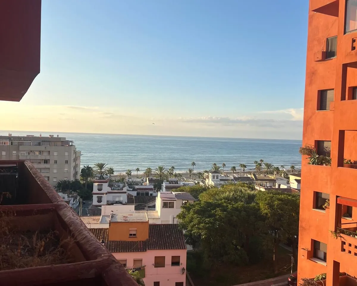 b3423ff1-b7d0-43a1-8d52-3d996fca6816