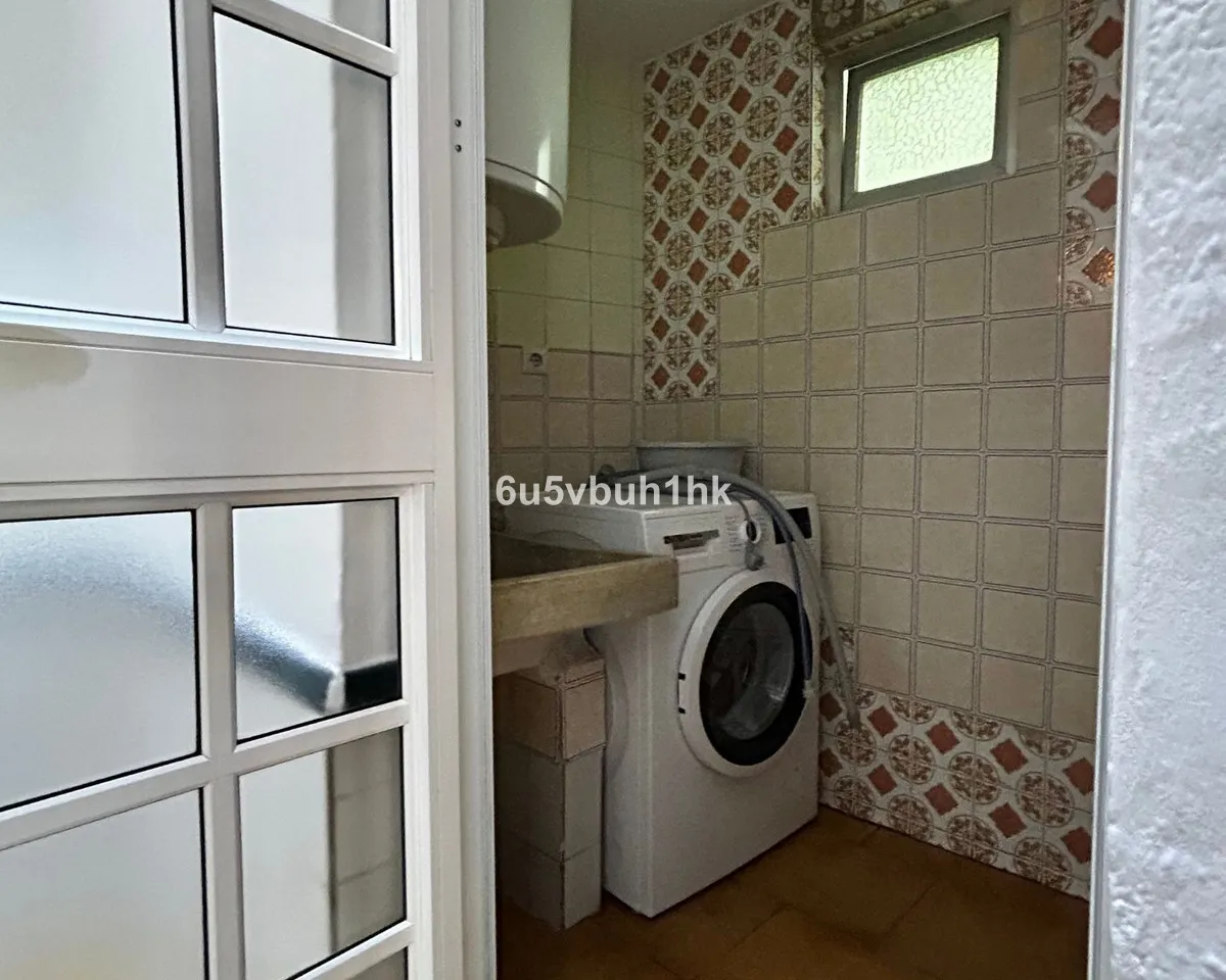 1b3fe8ba-6b56-41b8-8893-111fb83888a6