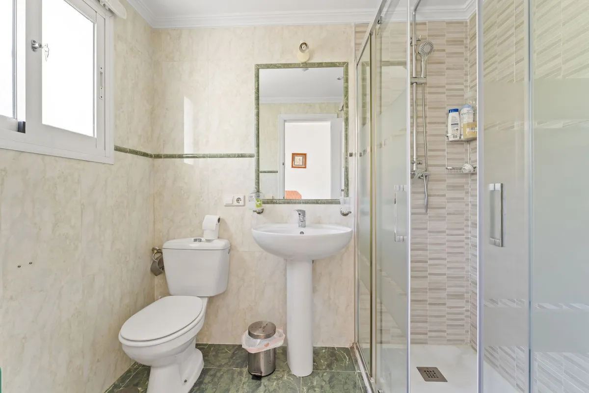 d9728c21-eb77-4ce8-b262-33fe9c138d6f