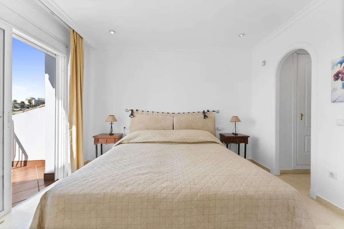 f13adbc8-7a46-4e01-914d-47404c7a3bd8