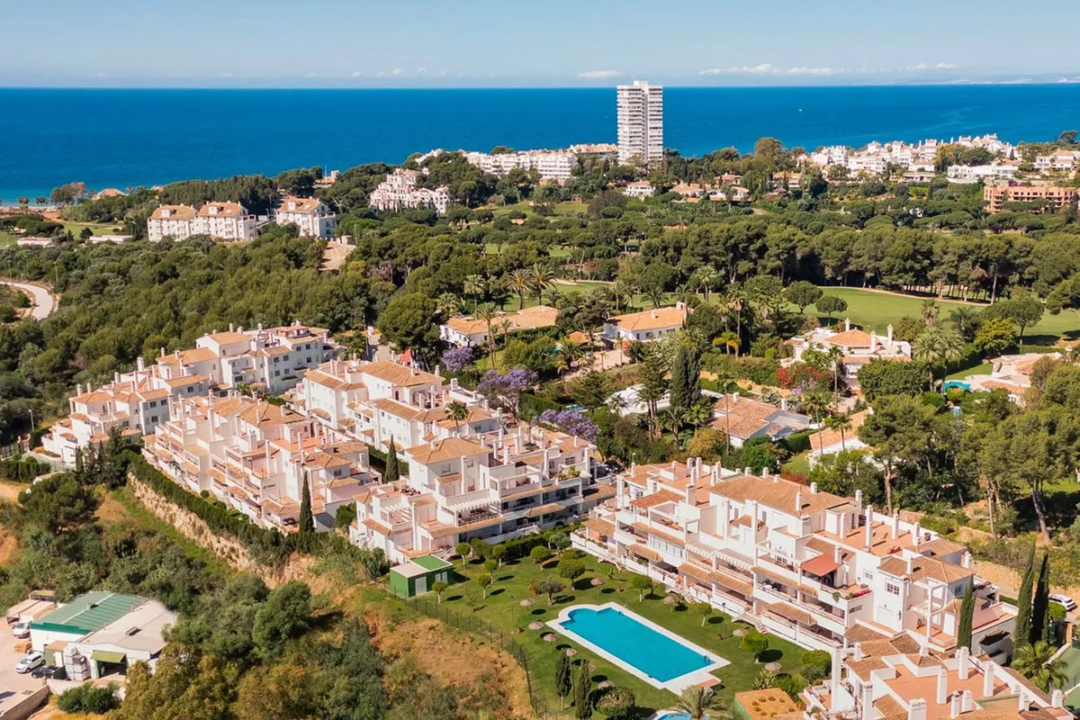 b12f8a38-5e02-4f24-9e73-e825b28f987b