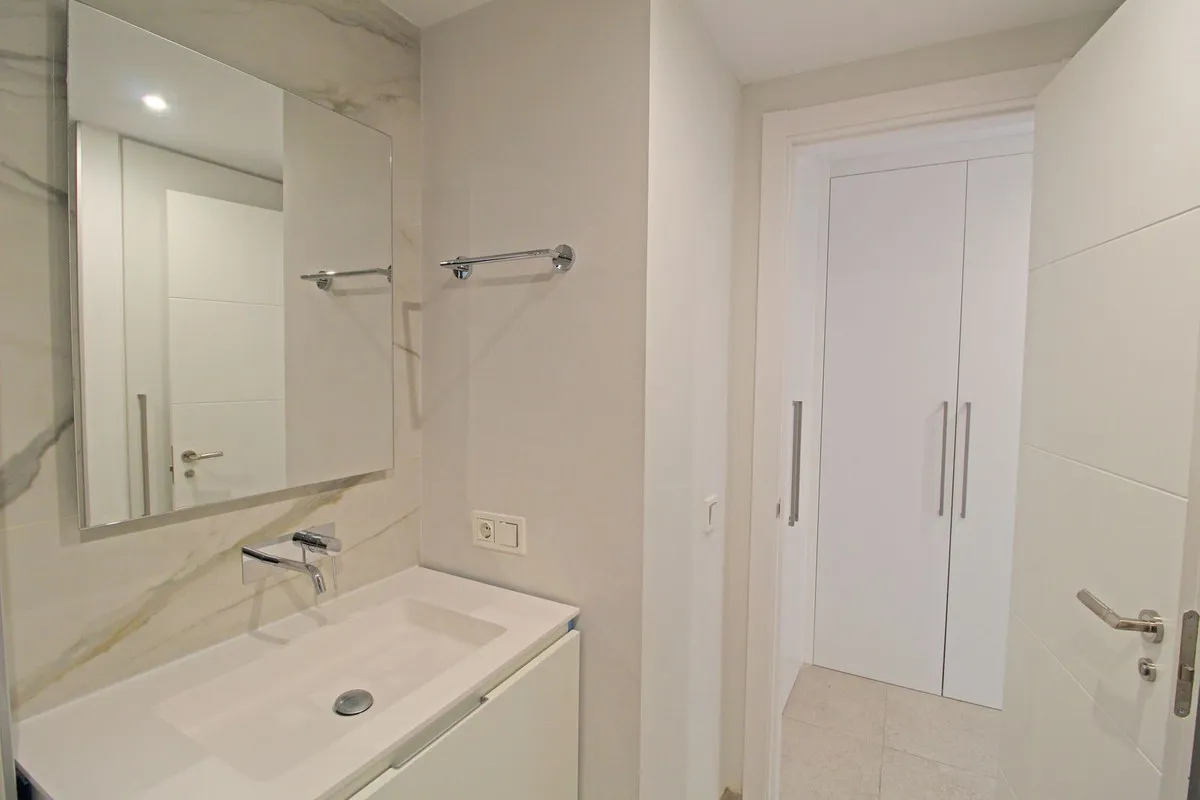 7f762028-c8de-4703-b764-001bae17e970