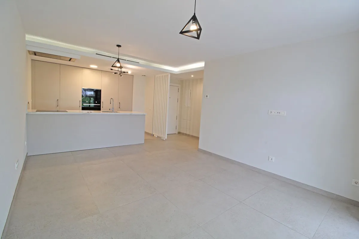 808cbb43-a953-43c1-b49d-d9ad3aa3c469