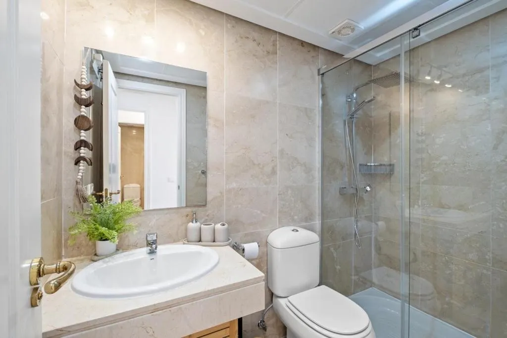 155c9a23-f018-410a-b925-e67060f95b34