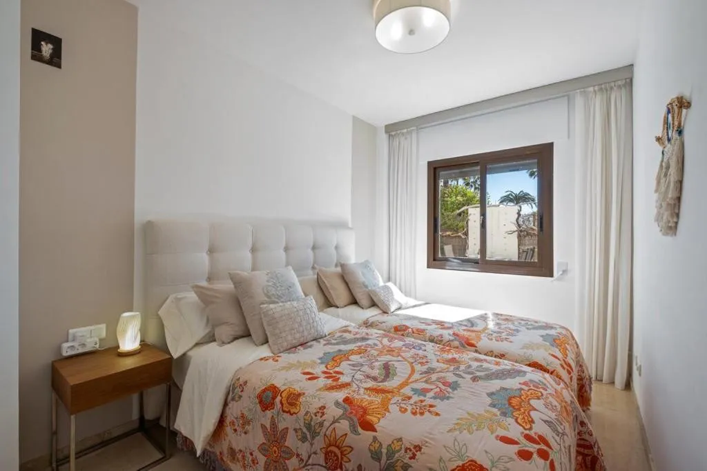 3b548992-e296-4d13-a343-96d2b37f2b06