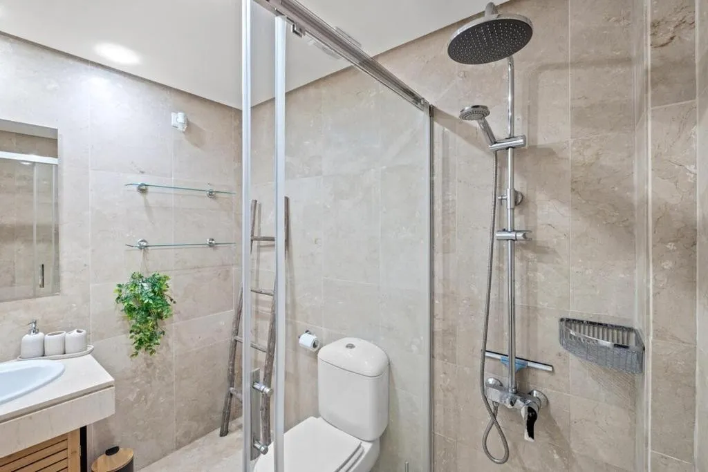 c61c5ab6-f0e9-40ab-9f7f-caca9b50fd11