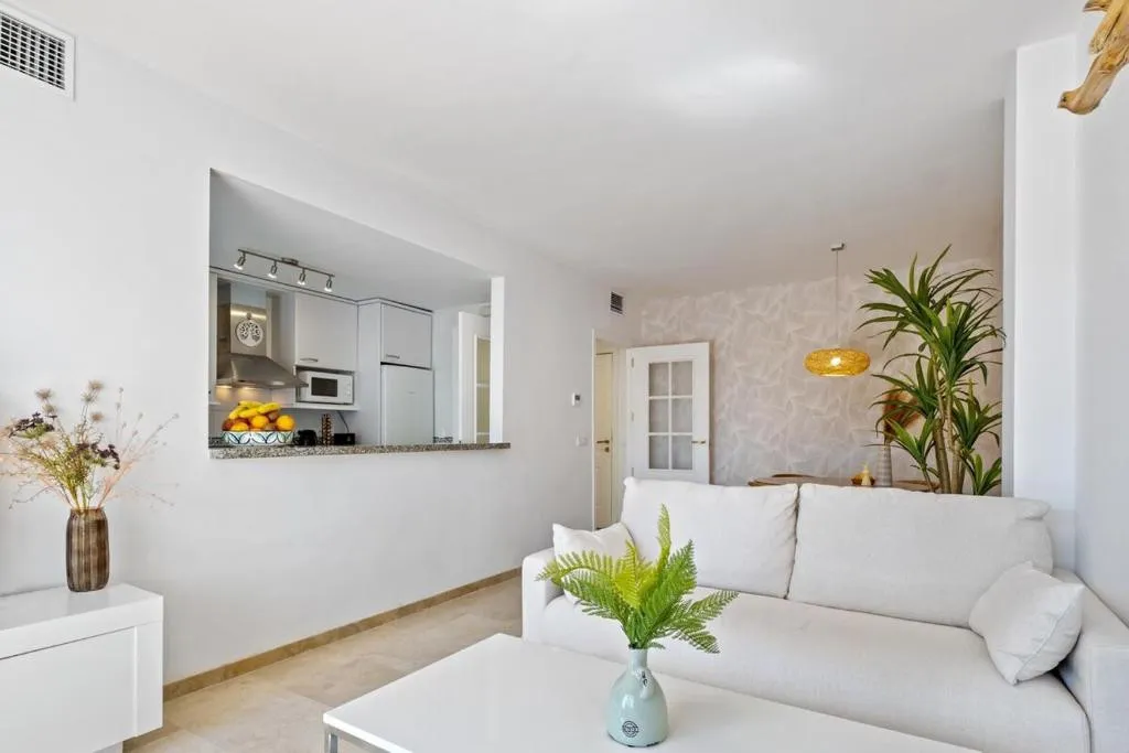 caa1b372-7c63-4aad-9c9d-c639128ddc68