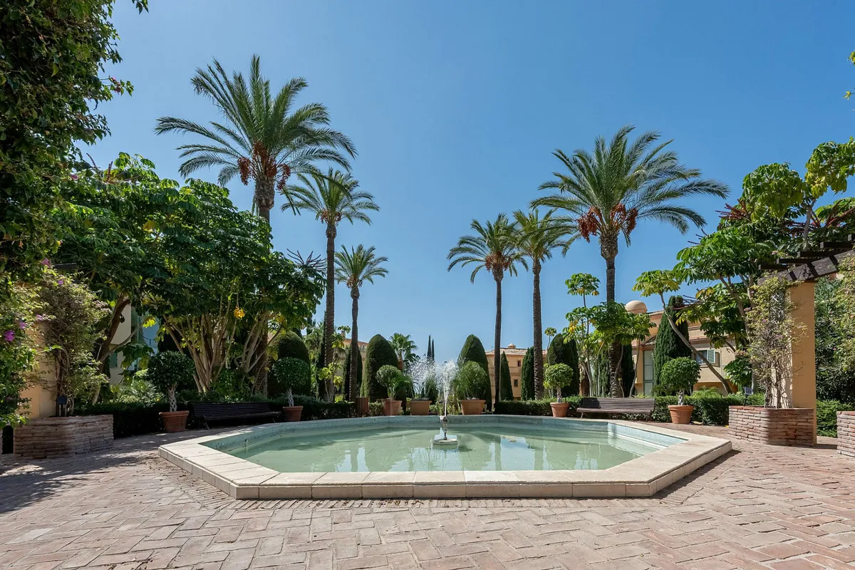 1768e8f7-b3ec-40d2-afcd-11d7a7c88eb4