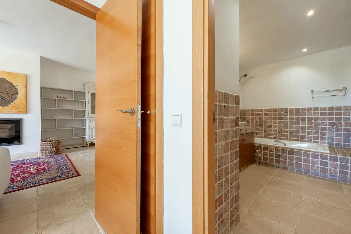 8a217e9a-6bc0-45d0-9b06-5f9435a90924