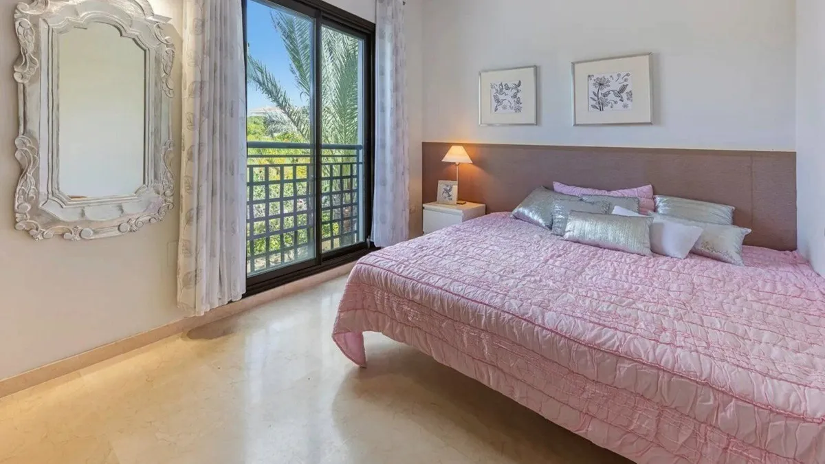 8f7a3840-58c0-43c2-a492-732c679bda0b