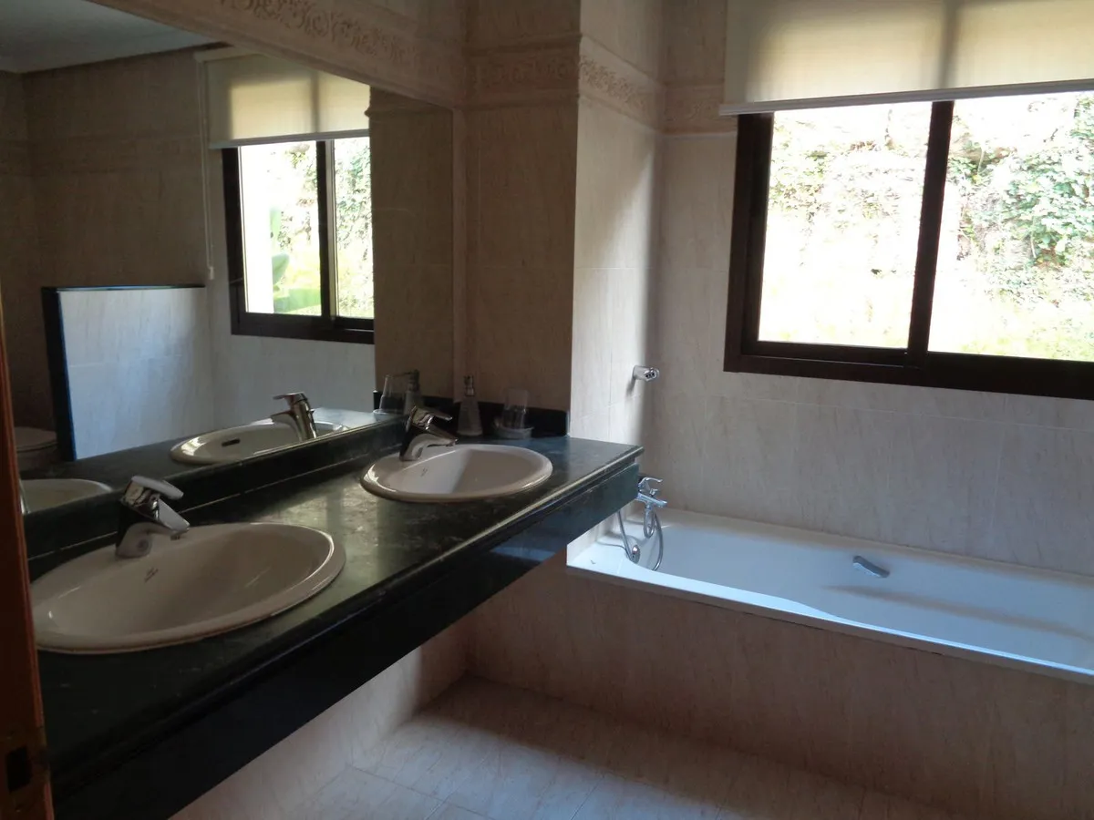 4e717a1c-72c4-41e3-8100-2363632befbe