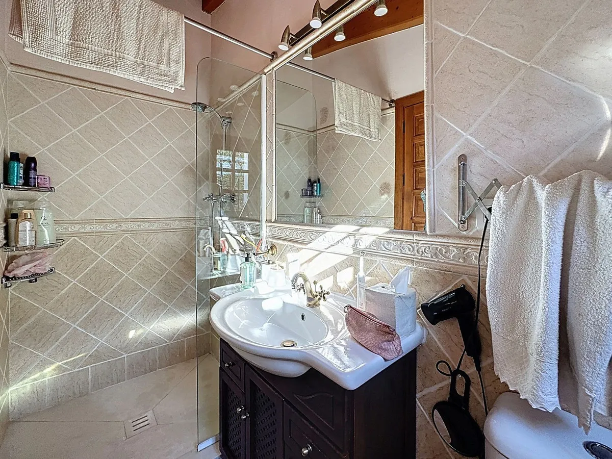 1bd2d6b3-7577-4a40-947a-088cbd242c2e