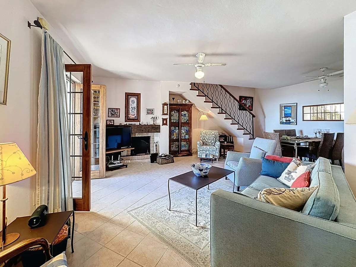 54a5864c-7eb4-4d14-9b49-84ee8e03d55f