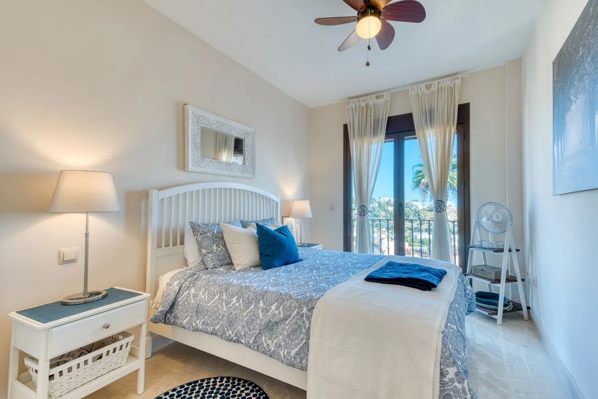 2c6e5222-4a27-483a-9dd4-b7073ab69b2d