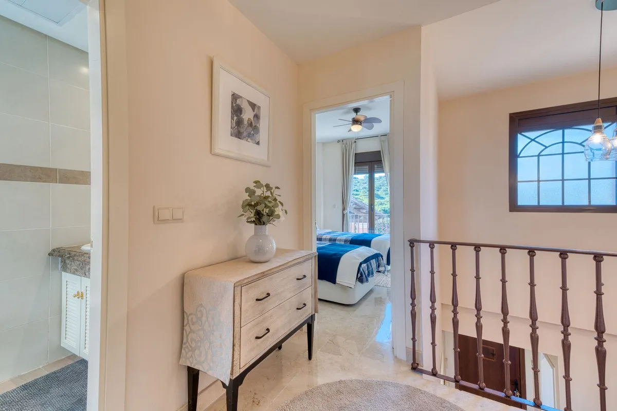 6526b81c-5802-4242-a554-9958249d8a6a