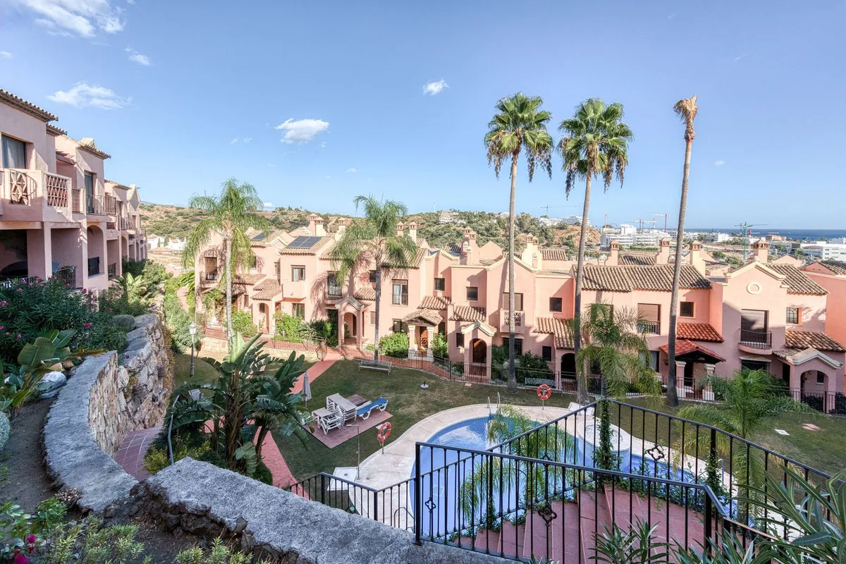 78bc7ba7-2a5d-40b9-b950-ebdd57614ace