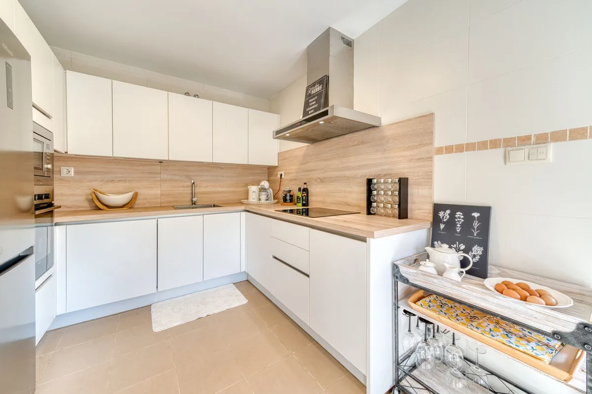 fd7ae174-d18c-43b7-978e-eb61000874c3