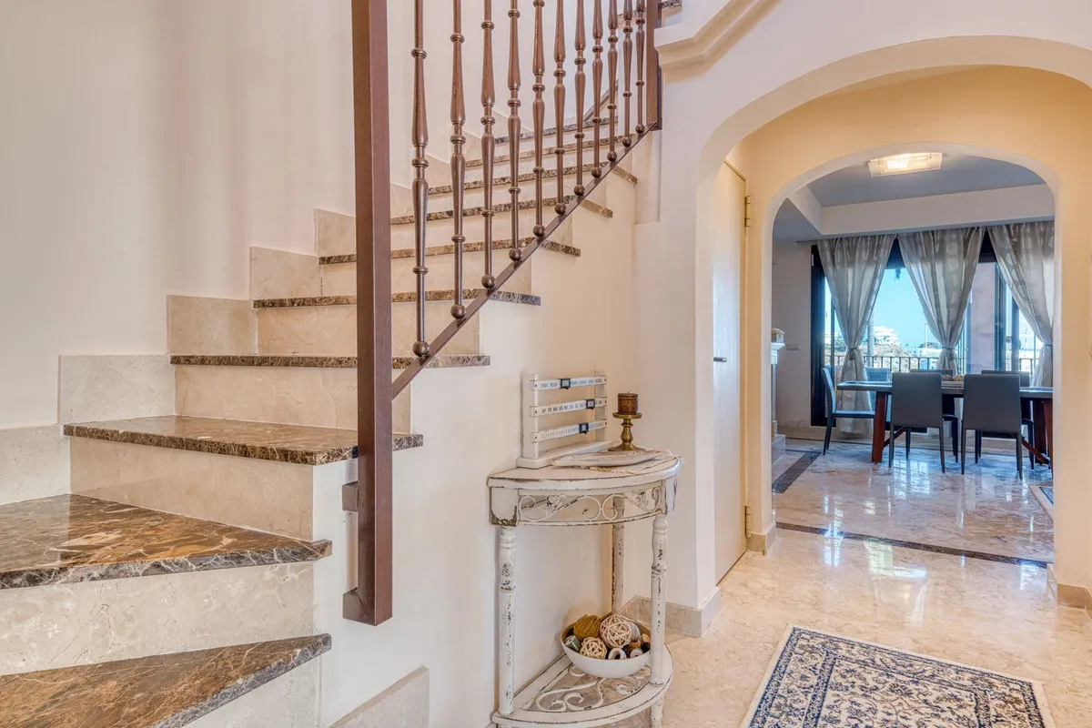 fd7c63de-70c2-4e8e-8e57-a4b7a034723d