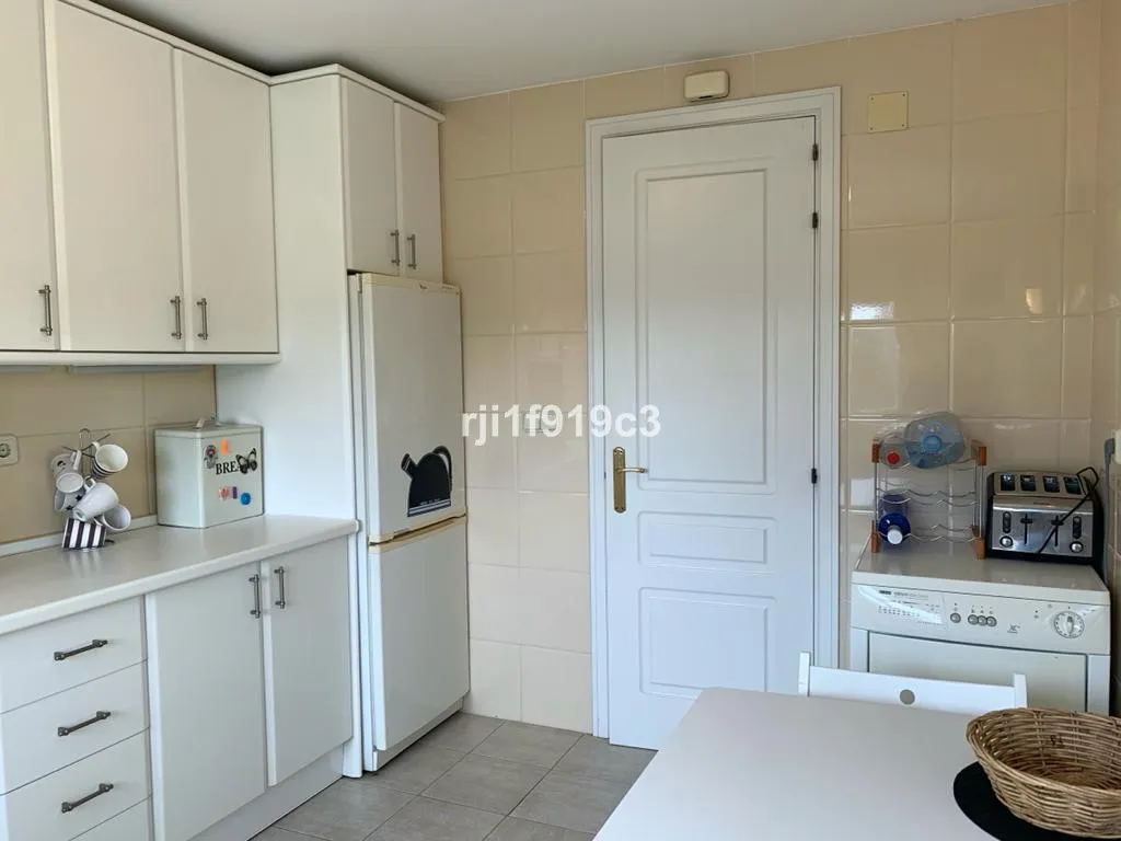 f5a14b53-8ba0-4ad6-a7d6-6f939cc806f9