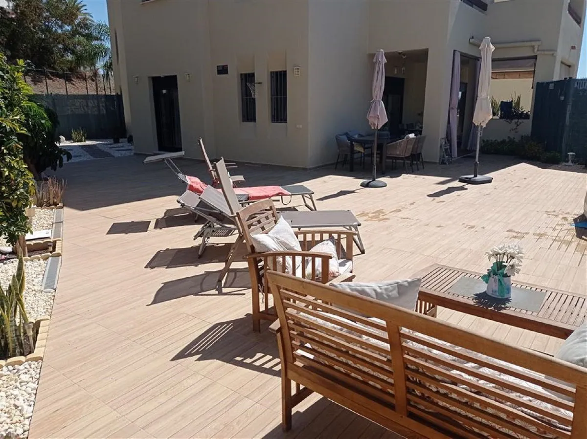 5956496e-b9af-49c9-9c4d-f0664b384f54