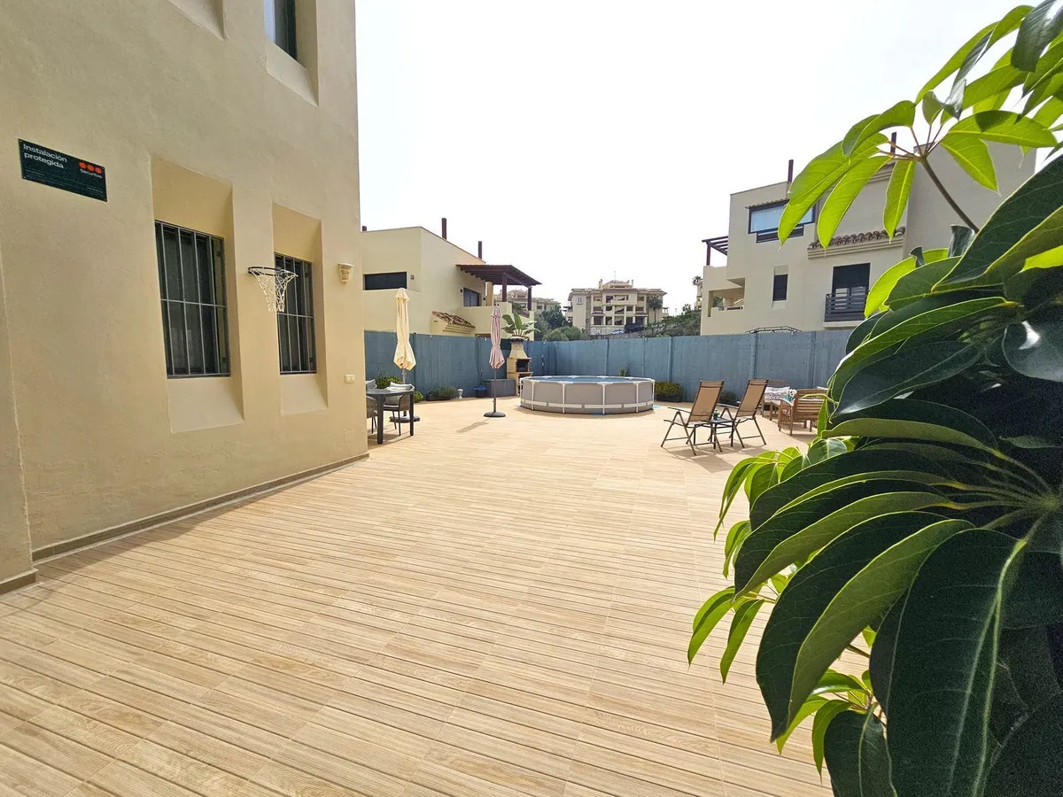 ad2257a0-e6fe-487b-9fb0-bd2fae0f1801