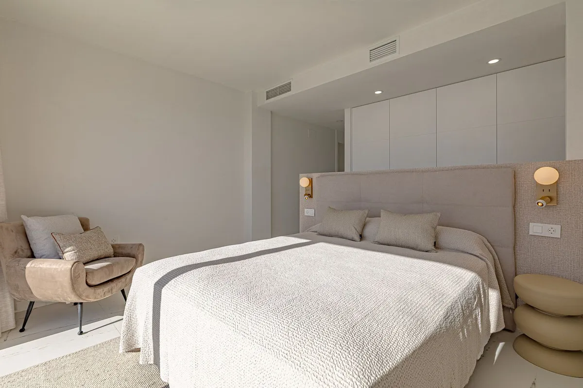 a8318484-326f-4804-b54e-f20fd44fb7ab