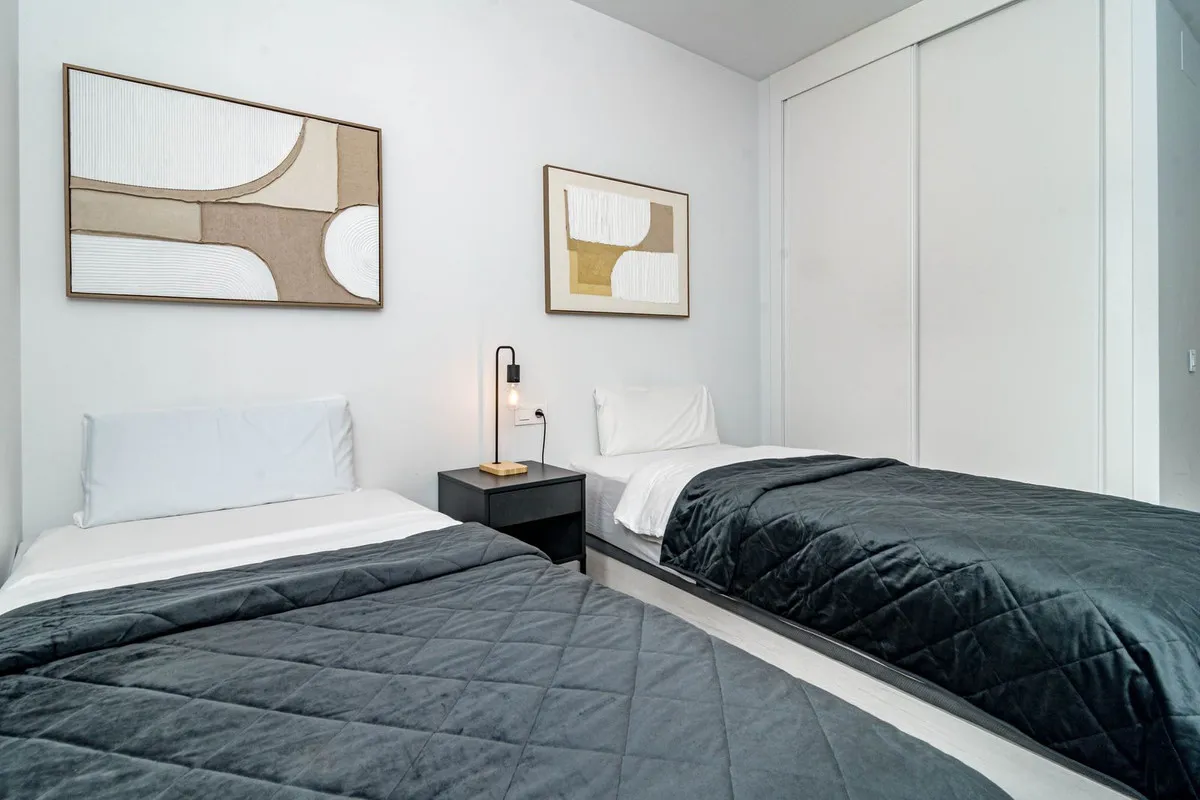 1c8a8168-200f-42fd-ae19-806b9a4d32f0