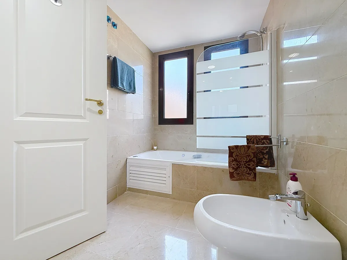 12a47546-7898-48db-9a1c-1a0e9ee616fc