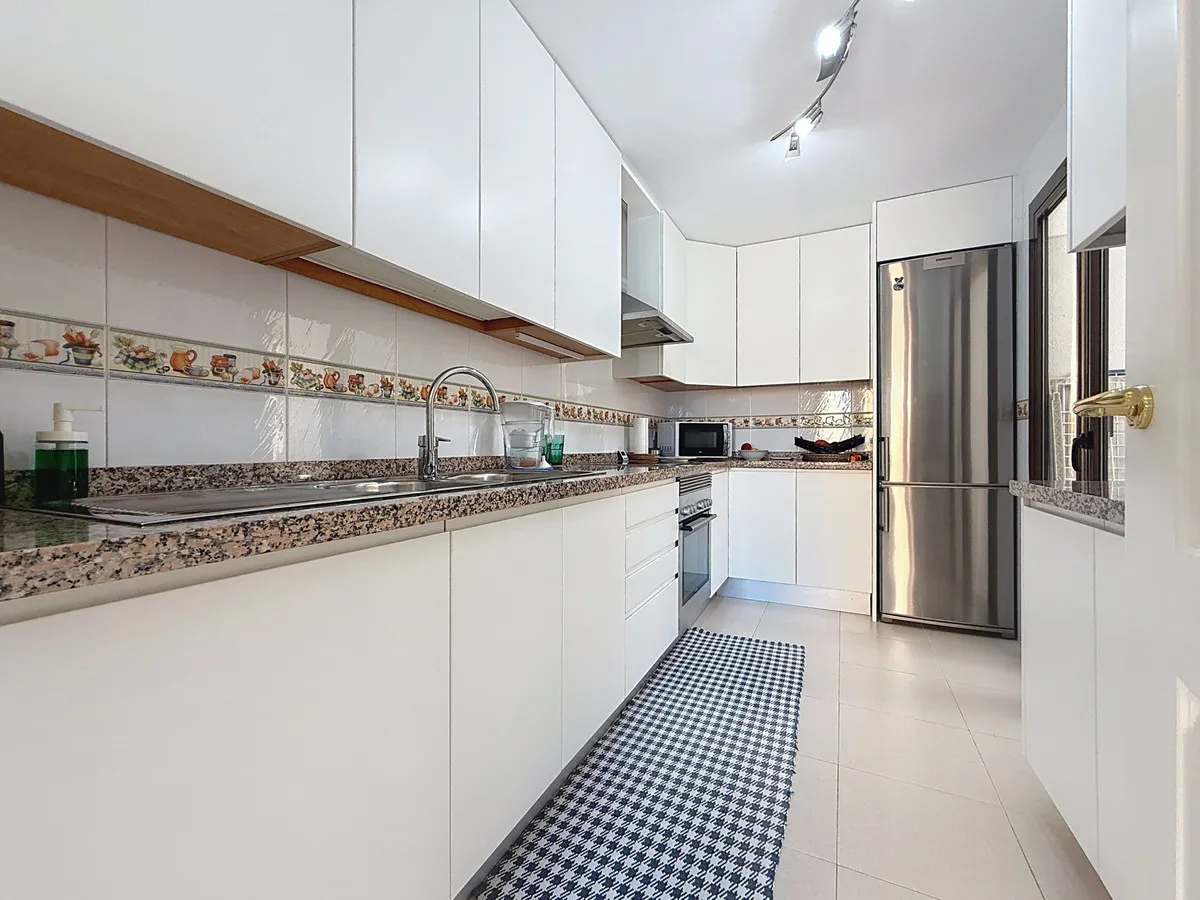 3208f974-f5e4-4b6a-bcaa-02d2a4c5634c