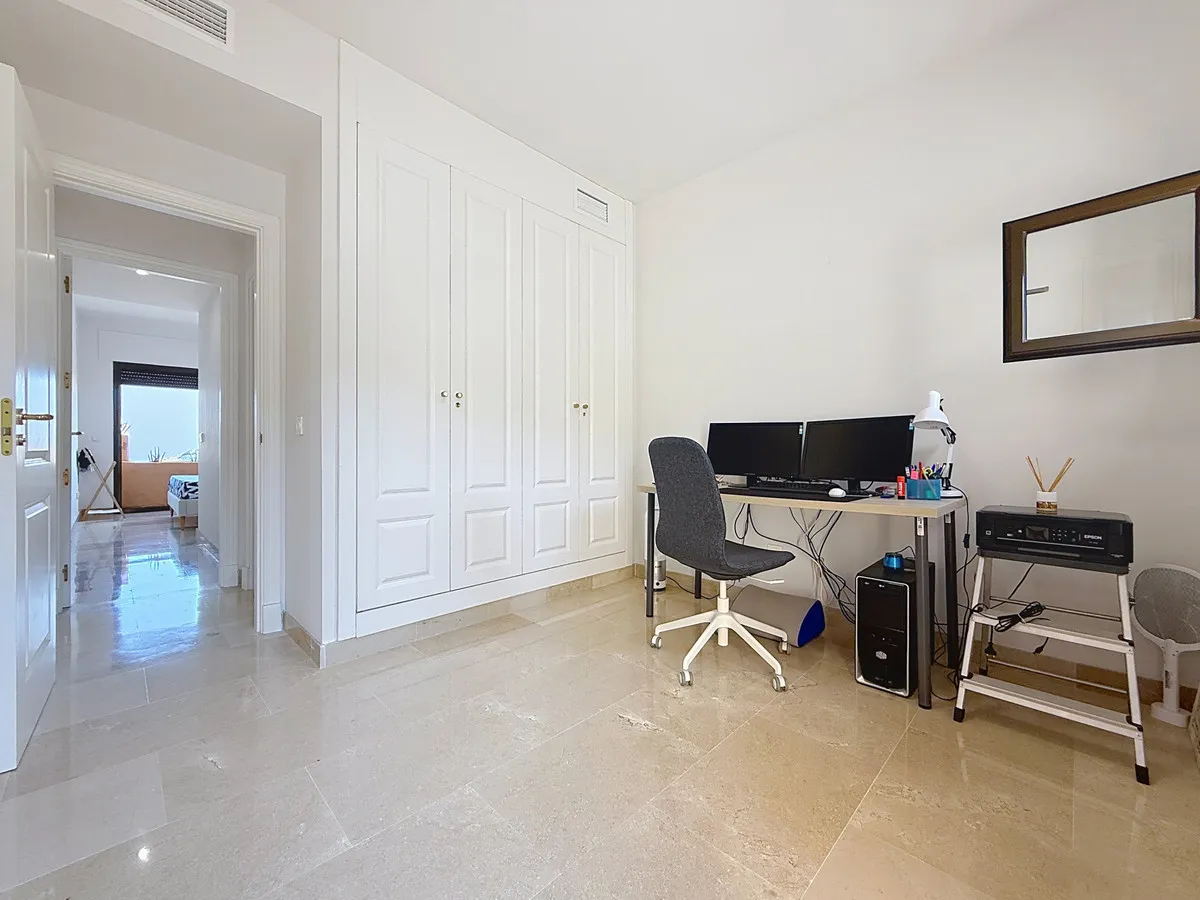 8a27e817-fcd2-40a6-89ca-419e70c5e5d5