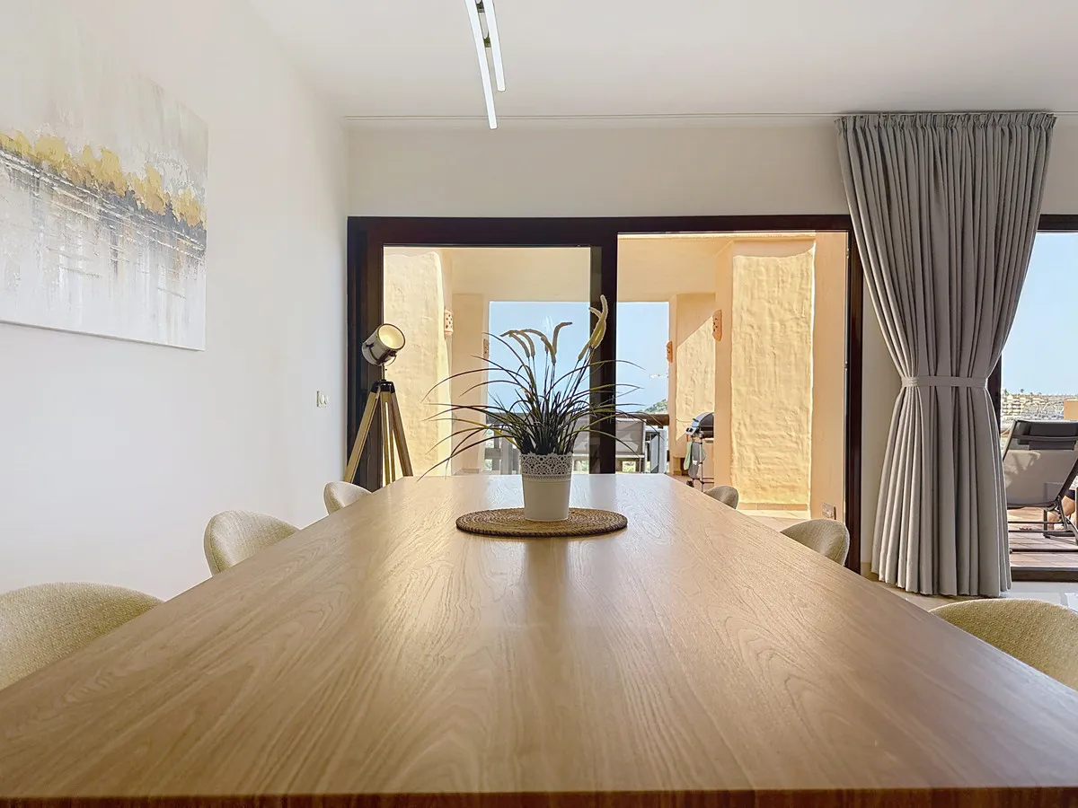 9b52e43e-b54e-4ebe-b3c2-23bac48ce594