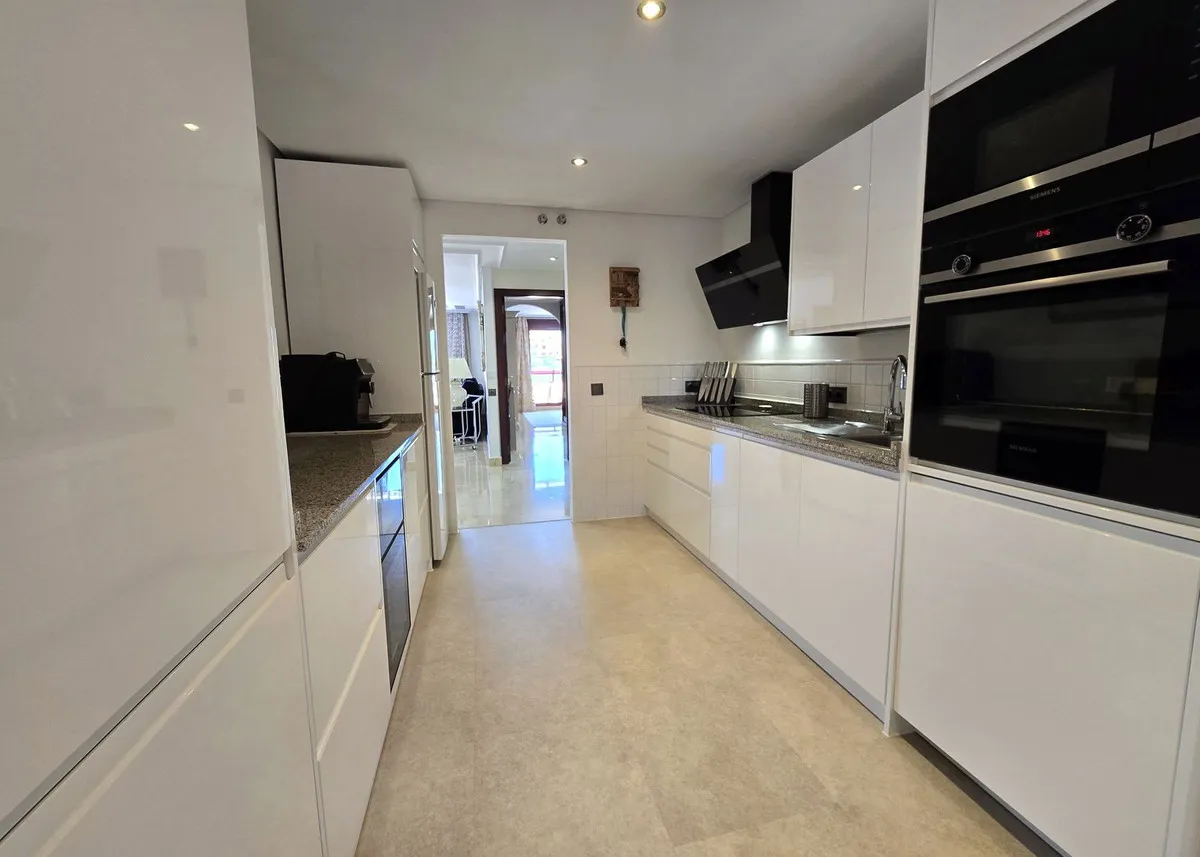 b378c4c2-4d5a-46f2-9810-f89da0e7e266