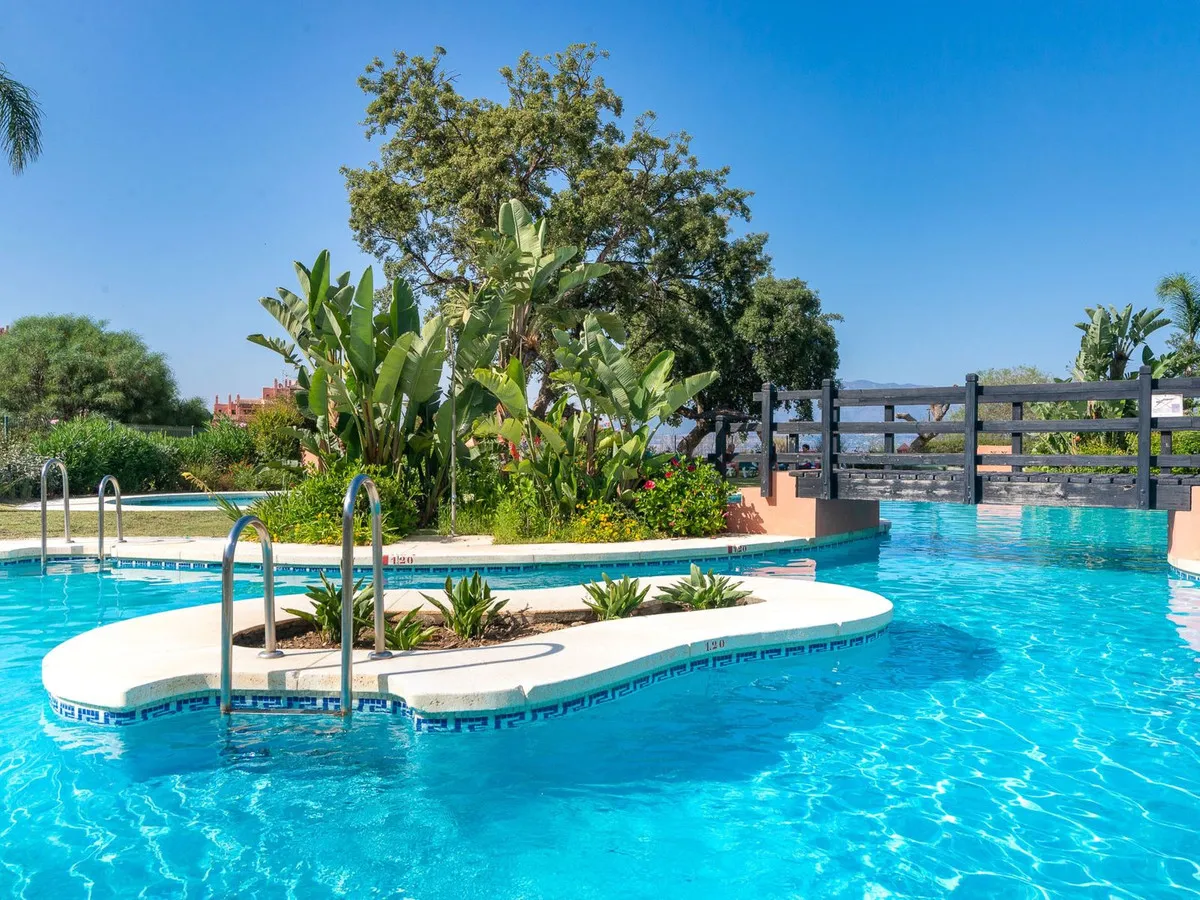 e6ae2fe5-2c7b-408d-a3d6-19b805a02327