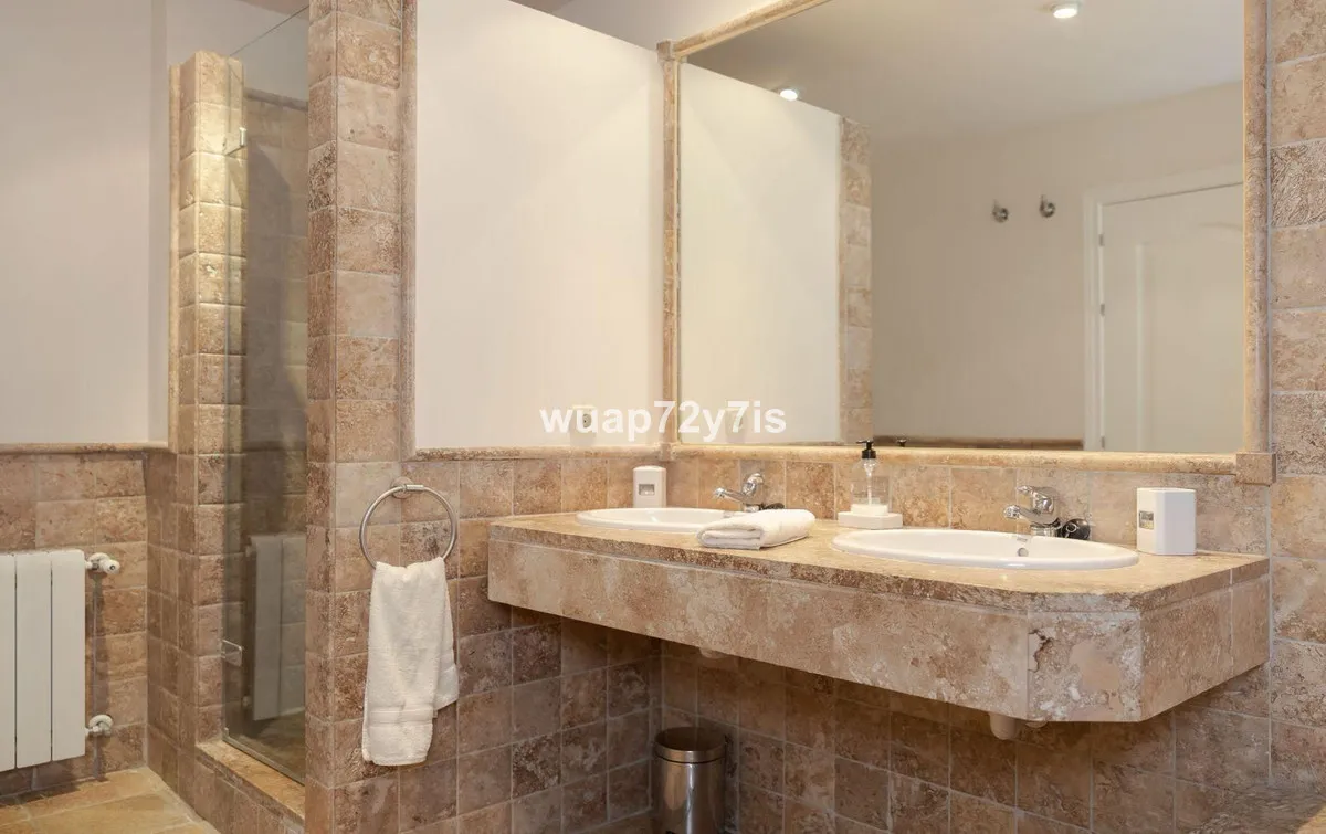 129c8c47-328a-49c0-87eb-277ec7d667f6