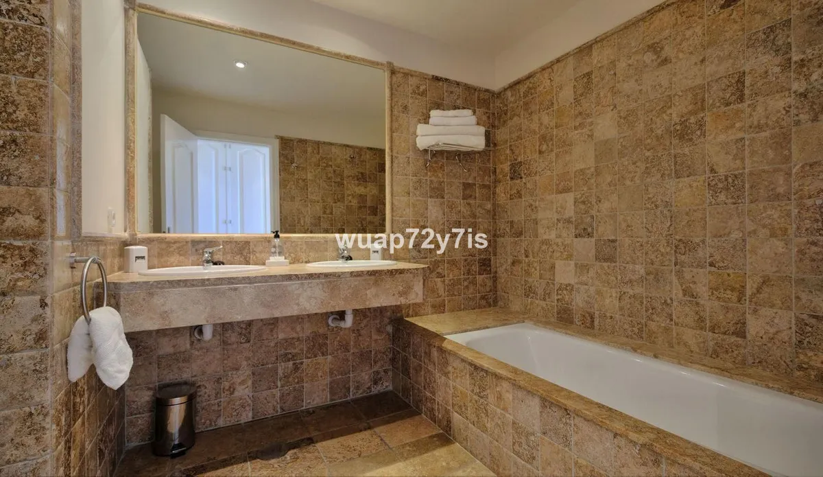 f5bd8ea7-d329-404f-8781-710679ee170e