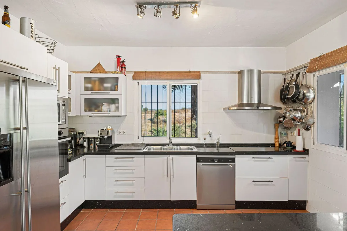 2e5e43b9-bce5-402f-aebd-c1254c2e58b9