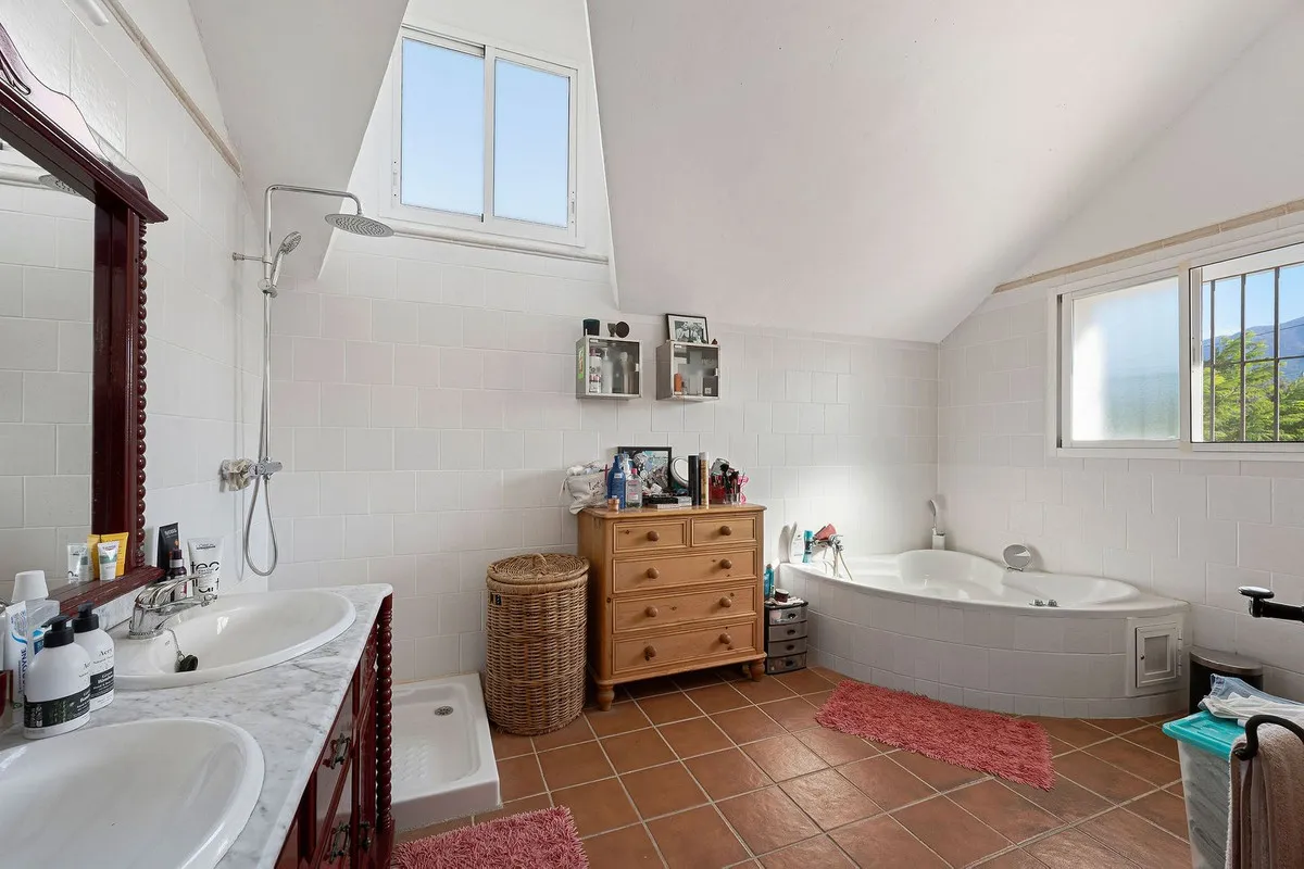 86dad4e9-7d99-4df9-b754-317f908c25f7