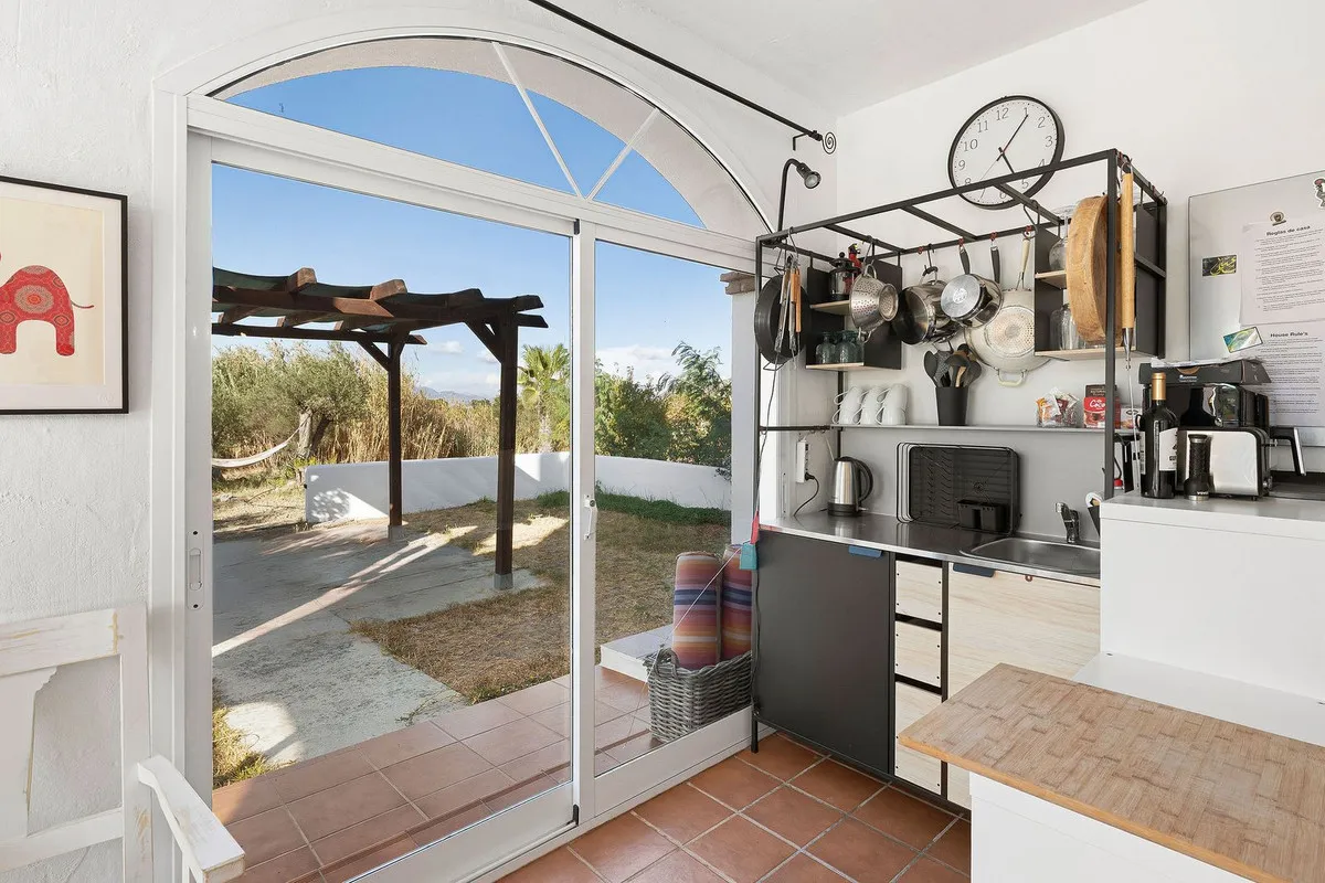 a1048d0b-44d2-4d59-8f7b-9efc401f650c