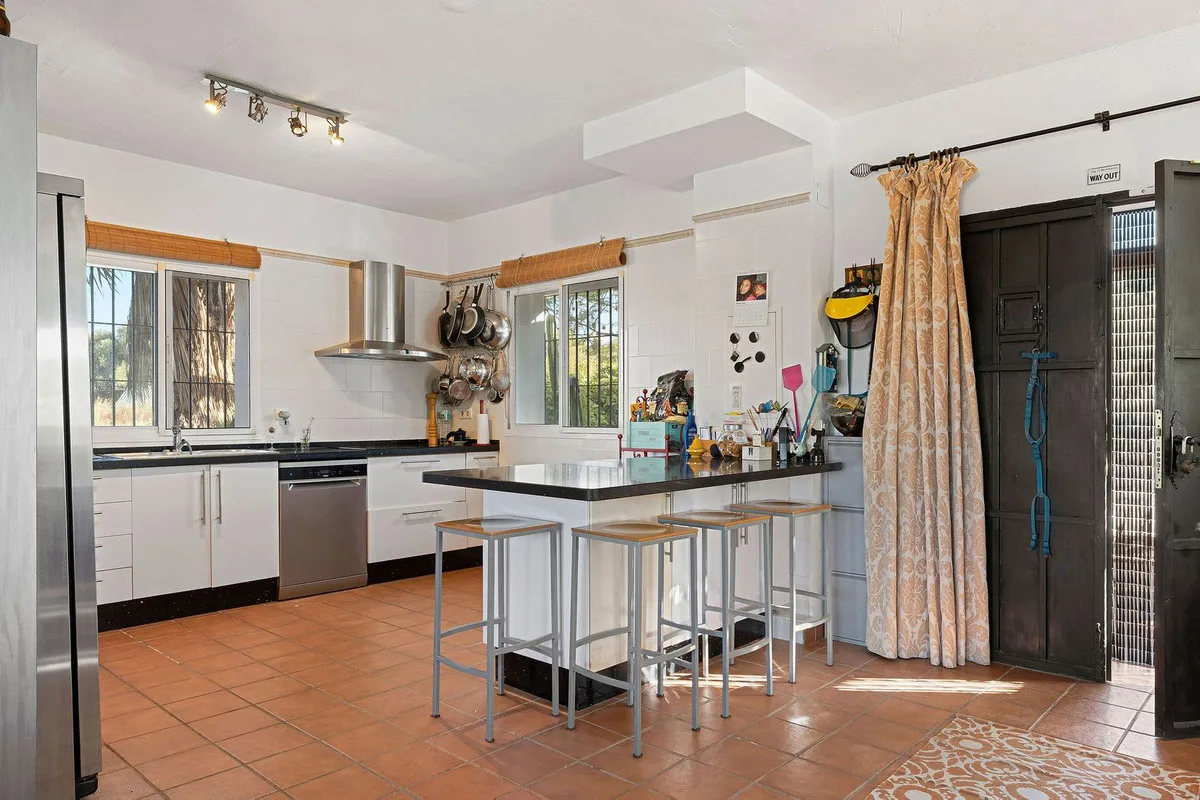 b0d99390-cecc-46ba-bd83-e2d662d422b2