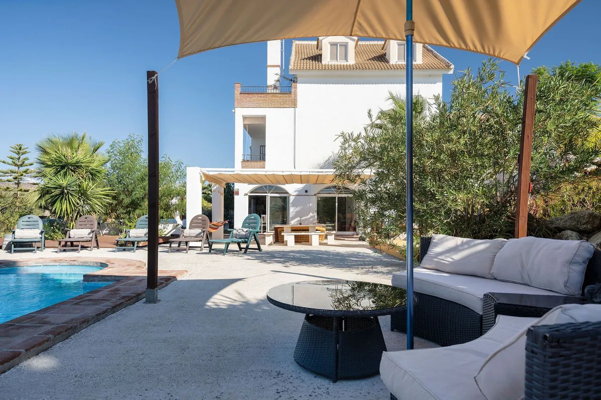 f6ed8adf-80ca-4847-b3a9-44b38046c083