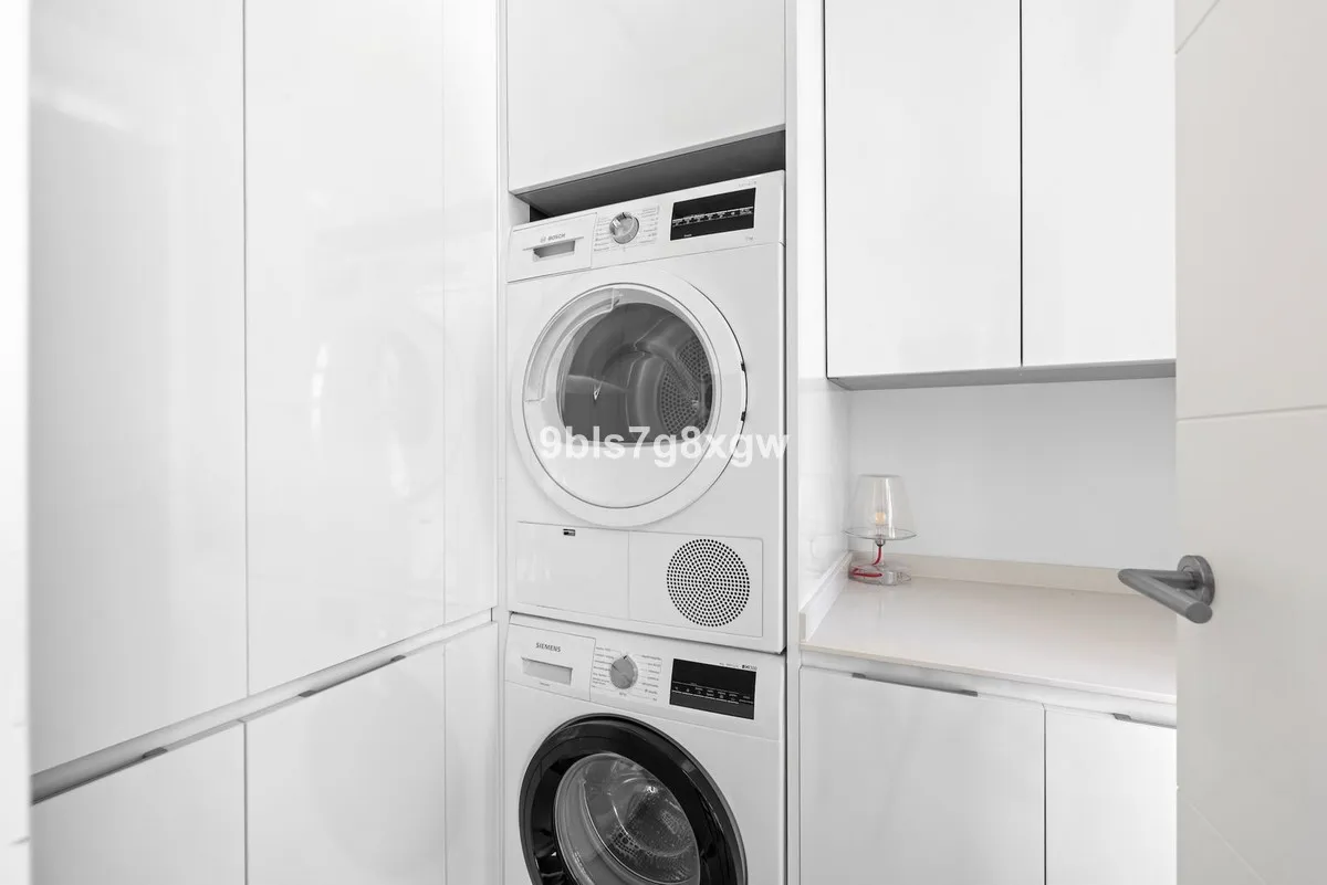 032d1d9d-fdb7-4694-9809-997e5d81d67f