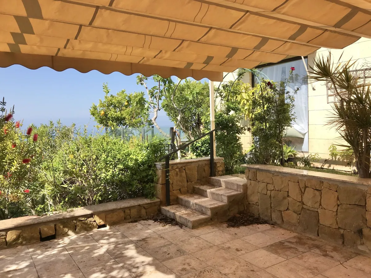 f0ebb74d-238b-4aa4-a68e-eb25ed938aff