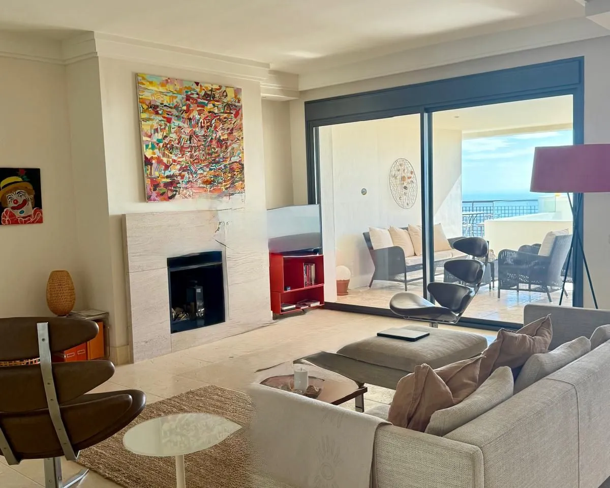 0d559c76-4e98-4a3a-b966-8c9be63fe61b