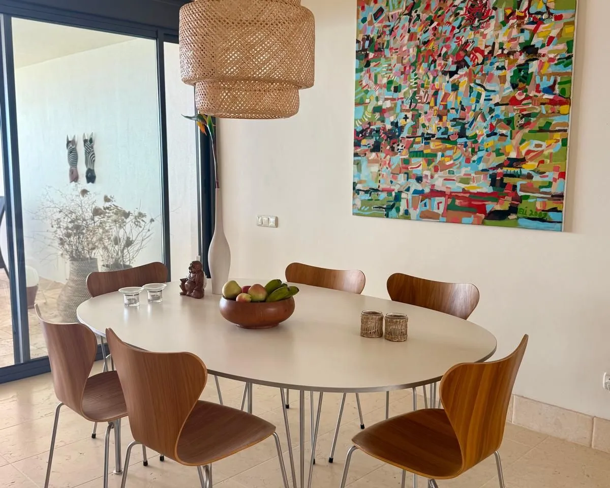 23c3b4e8-93e4-42e2-9bba-47cf19353a2a