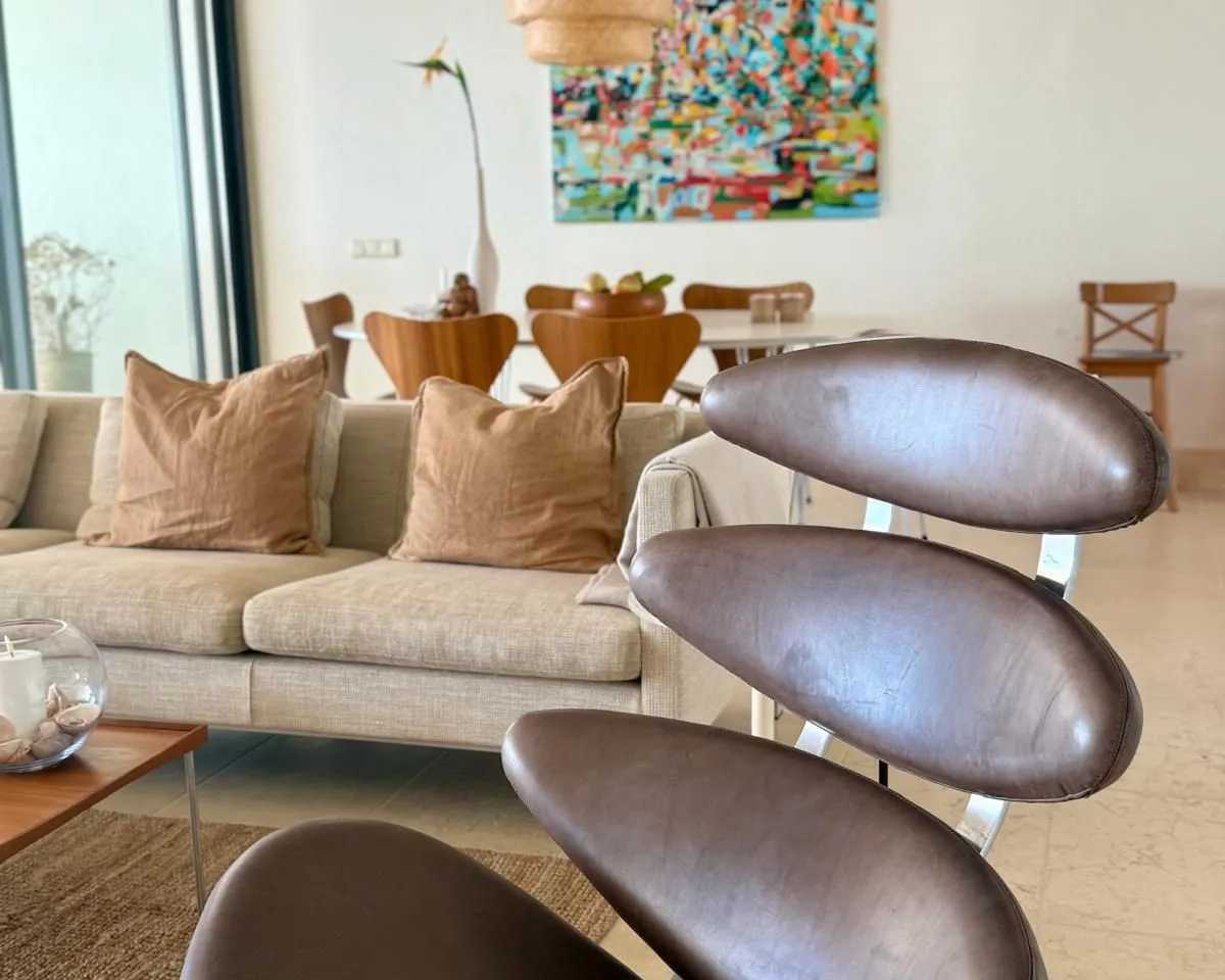 4d6b70c0-128b-4039-98cd-d6c186043e42